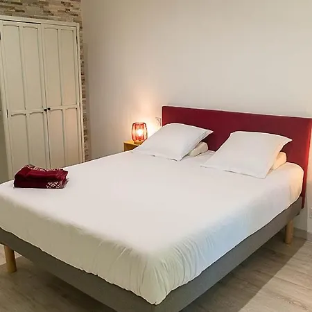 Au Detour Des Vignes Bed & Breakfast Ordonnac Exterior photo